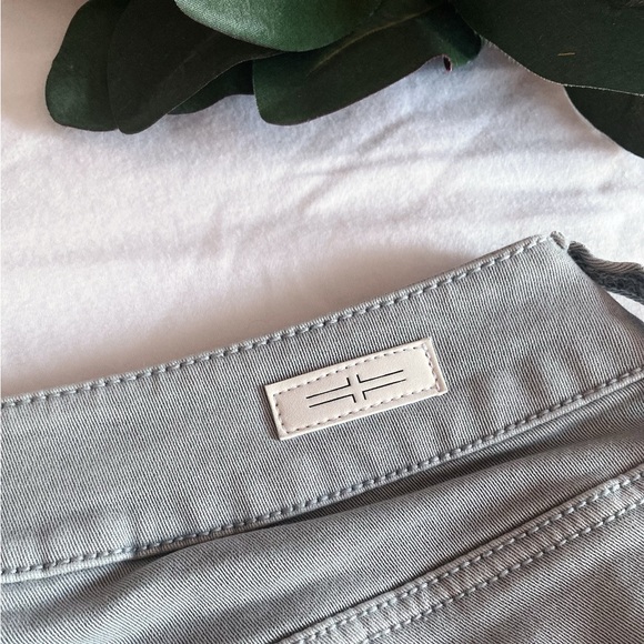 Liverpool Jeans Company Vickie Short Bermuda style Jean shorts - Picture 11 of 15